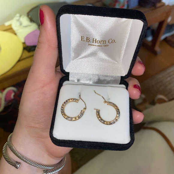 Gold & silver beautiful hoop earrings - Picture 3 of 7